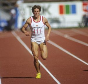 １９８３年 ヤルミラ・クラトフビロバ（チェコスロバキア）１分５３秒２８ ミュンヘン（ドイツ）
