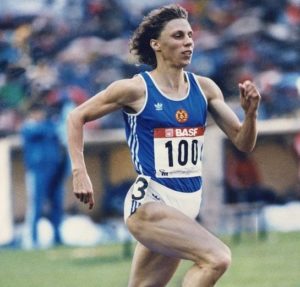 １９８５年 マリタ・コッホ（東ドイツ）４７秒６０ キャンベラ（オーストラリア）